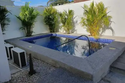 Image de Near the beach, private pool and great security house.