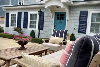 Salt Heir: North End vintage beach cottage only 1 block to beach & park!