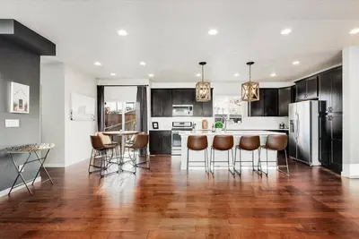 Image de Beautiful, updated, close to downtown Castle Rock