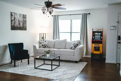 Image de Lovely 3br/2. 5ba Home Near Six Flags/ La Cantera