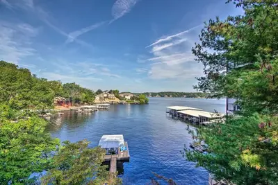 Image de Lake front House w/ Private Dock