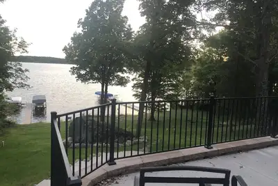 Image de Beautiful family home on Nelson Lake