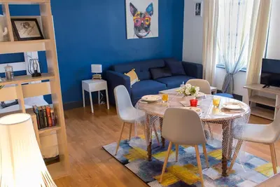 Image de Quadruple-Famille-Salle de bain et douche-Vue ville