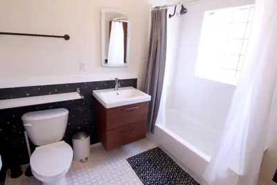 Image de Beautiful Historic House in Trendy Coronado Just North of Downtown