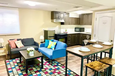 Image de Relaxing 3 Br Basement Residence