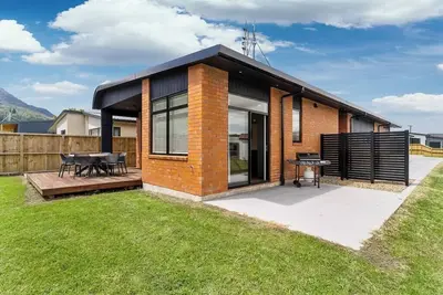 Image de New, purpose built, executive holiday home, centre of town.
