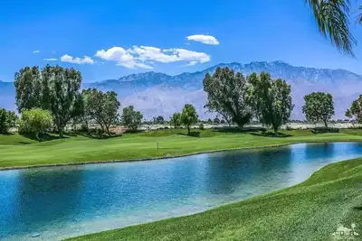 Image de Paradise Oasis Desert Princess