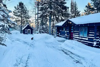 Image de North Shore Tiny Log Cabin Retreat