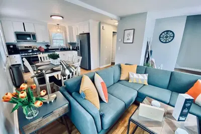 Image de #23 *Comfort & Luxury* 3 Br\/2 Ba House
