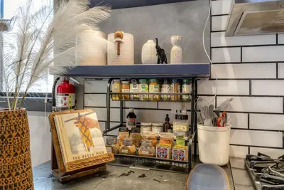 Image de Blü Haus, Nordic Bohemian Cabin Retreat w/ sauna