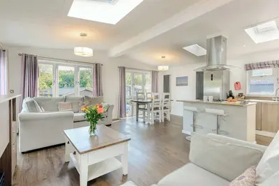 Image de 2 bedroom accommodation in Wootton Bridge, Nr Cowes