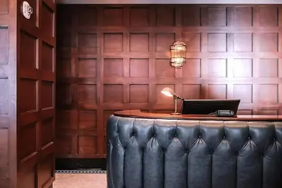 3 City View Rooms at Dossier Hotel Minutes to Oregon Museum! Pets Allowed