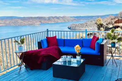 Image de Amazing Lake View Home w Pool table Ping-Pong Bbq Deck, Watch Sunset