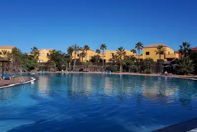 Apartment - 5 min. drive to the beach - 7 min. drive to the center - space for 5 persons -100mb
