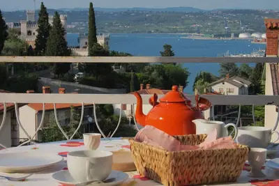 Image de Vila Flori - Maison avec jardin Ă cinq minutes Ă pied de la mer Adriatique