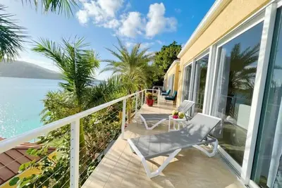 Image de Sailfish Villa Luxury Beachfront 2br on Magens Bay