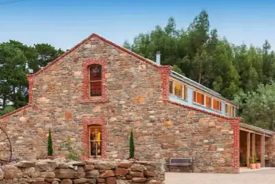 Image de Gorgeous Stone Barn in the Adelaide Hills