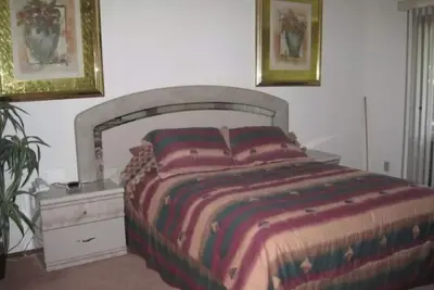 Image de Close to the Golf Course! 35 minutes from State Farm Area!