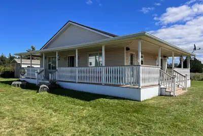Image de 3 Bedroom Darnley Beach House, Close To Sandy North Shore Beaches