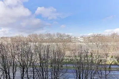 Image de Quai D'Orsay(Seine Below Your Feet )With Modern, Warm & Luxurious Interiors