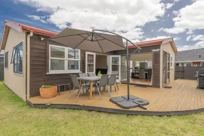 Image de Beach House on Hetherington - Whangamata Home