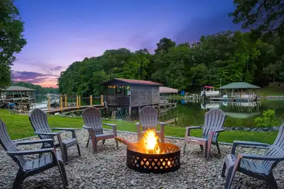 Image de Peaceful Retreat on Lake Norman /Pontoon Boat ava.