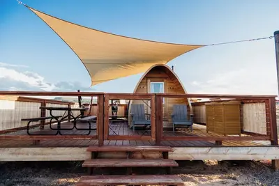 Image de Cozy cedar pod with stunning La Sal Mountain Views
