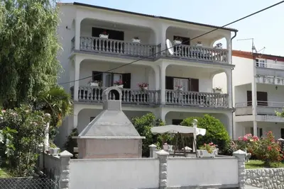 Image de Appartement dans Lopar avec vue mer, terrasse, Wifi, Machine à laver (593-4)