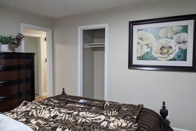 Image de Single Family Suburban Home just minutes to Providence