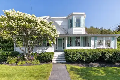 Image de Local Charm / Panoramic Harbor Views / Cozy Maine Cottage / 10 Min Walk Downtown