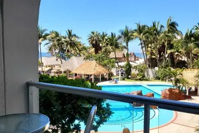 Image de Amazing Beach Front 105 Condo