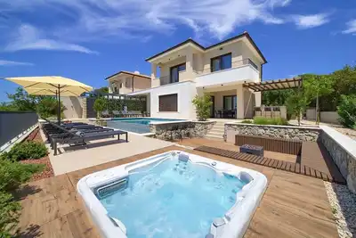 Image de Villa Lord with heated pool, jacuzzi and sauna
