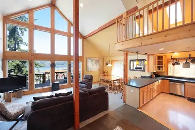 Image de Sandbar Haven, Dt, River Views, Book a month & Ski!