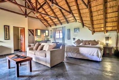 Image de Luxury chalet 12 mi from the Crocodile Bridge Gate of the Kruger National Park!