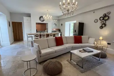 Image de Stunning and luxurious Manor House holiday home