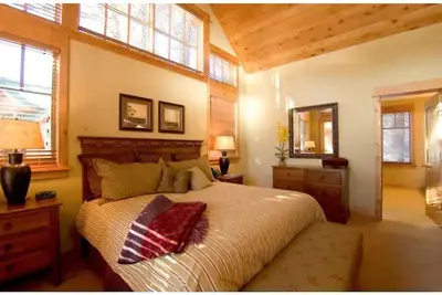 Image de 4 bedroom Cabin with Jacuzzi on the deck