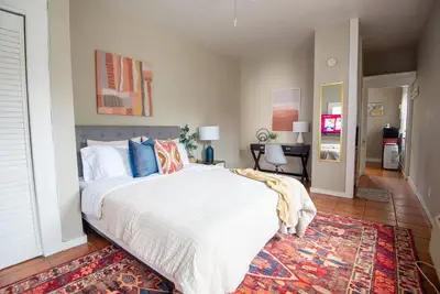 Image de ♢Repurposed Guest House by 5Points/Uab/Lakeview♢