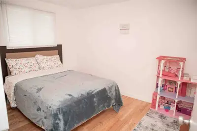 Image de 2 Lg Bd, In a private home, close to the Airport/Boeing