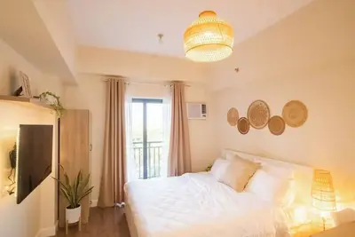 Image de Gr Nt-A 1607 · Scandi Studio Near It Park & Ayala-King Sized Bed