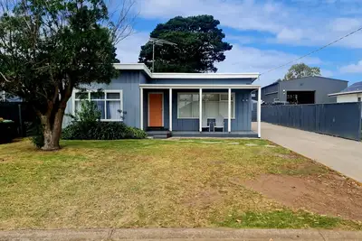 Image de Stylish Peachy dream beach cottage Indented Head - 10 mins walk from beach