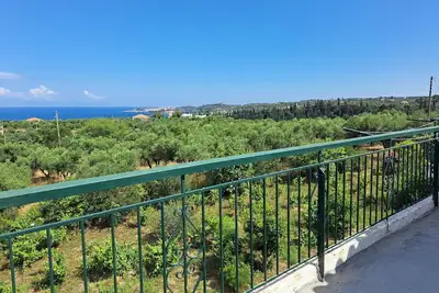 Image de Apartment above Peroulia beach near Koroni with taverna