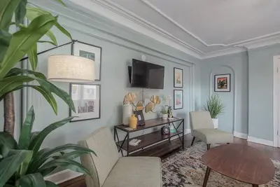 Image de Spacious Plaza Stay: 1bd/1ba