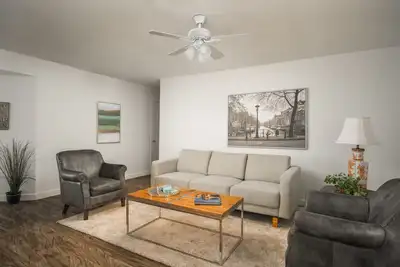 Comfortable elegance in the heart of Biltmore