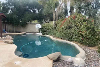 Image de Tropical sports Paradise 5 bedrooms 1/2 acre yard