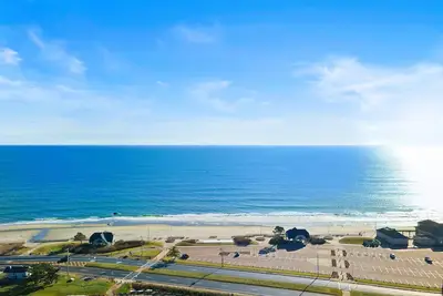 Image de Direct water views across from Scarborough beach