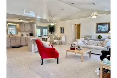 Image de A Quiet Retreat on Spring Lake!