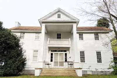 Image de Historic farm stay in the heart of Alabama's Black Belt Region.
