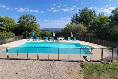 Image de Serene country property with two houses, large pool & terrace with stunning view