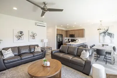 Image de 5 Bedroom! 3 King Suites, and bunks! Pool & Hot Tub! Xbox!