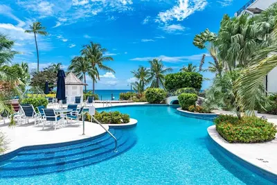 Image de \"Beach Happy\" Beachfront Apartment by One Caribbean Estates